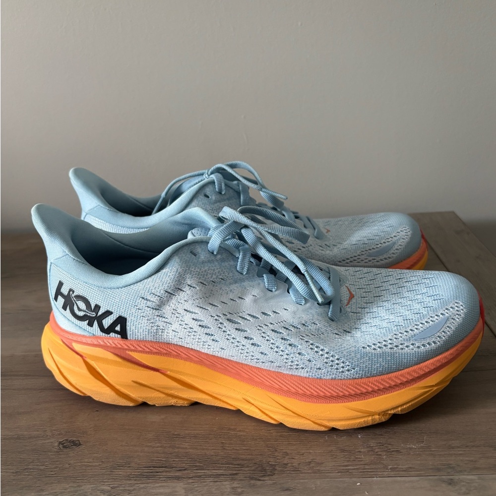Excellent Condition Hoka Clifton 8 - Size 7.5